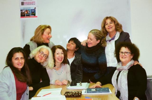 H κυρία Ακρβιή με το τμήμα Ενηλίκων